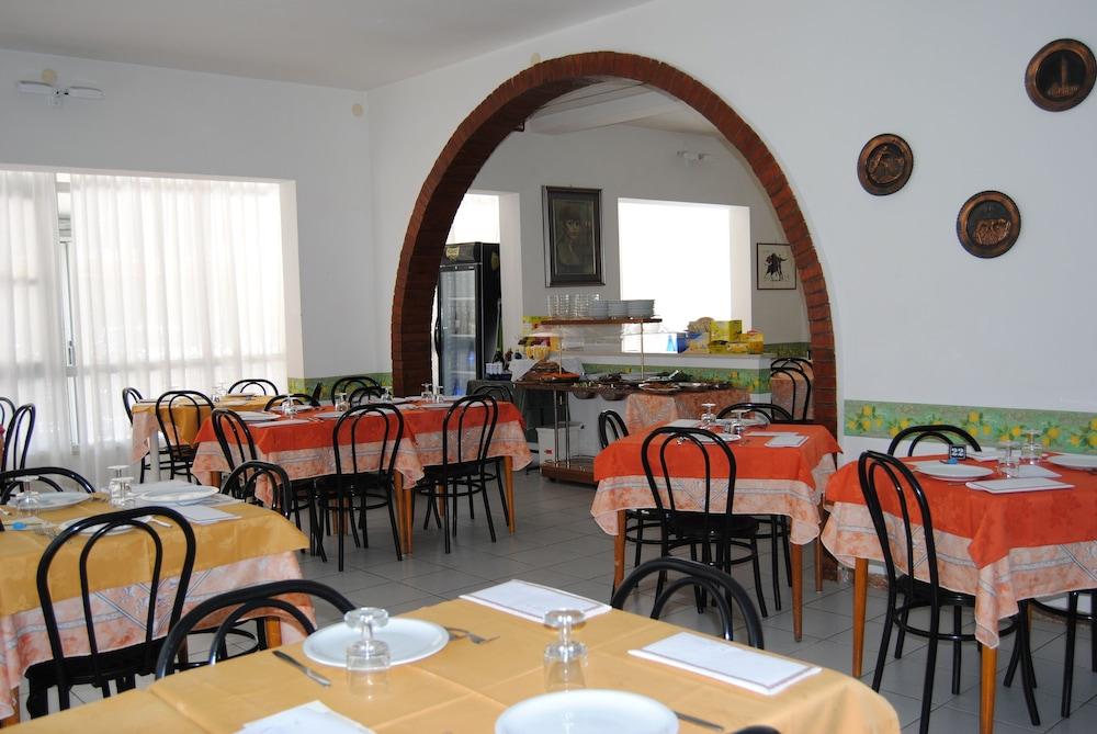Hotel Trevi Cesenatico Dış mekan fotoğraf