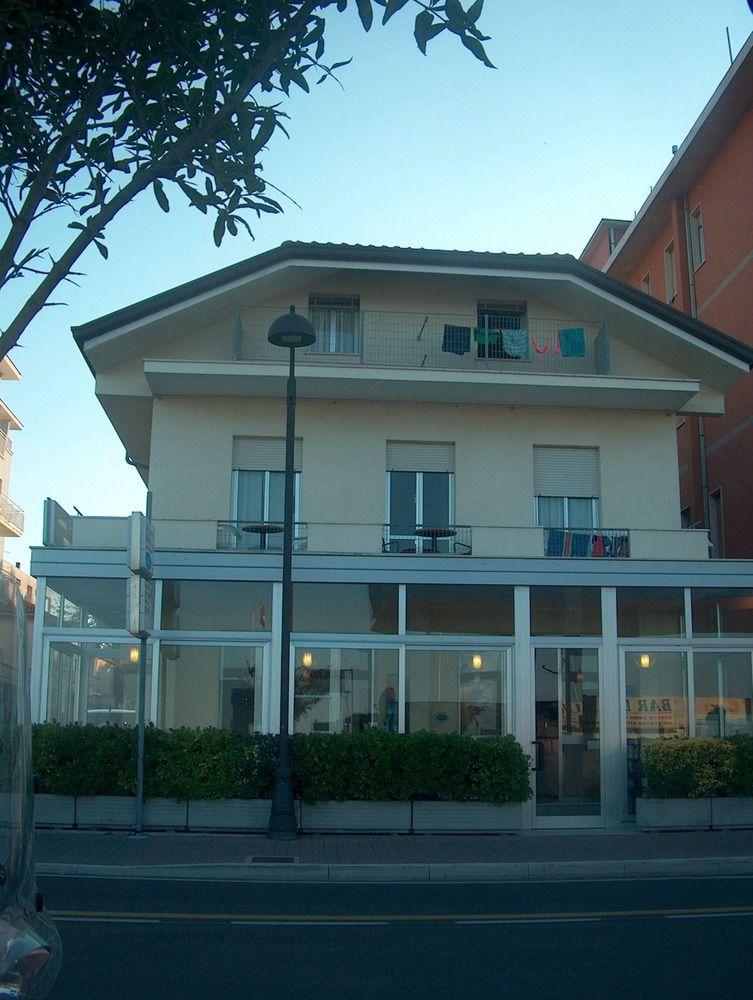 Hotel Trevi Cesenatico Dış mekan fotoğraf