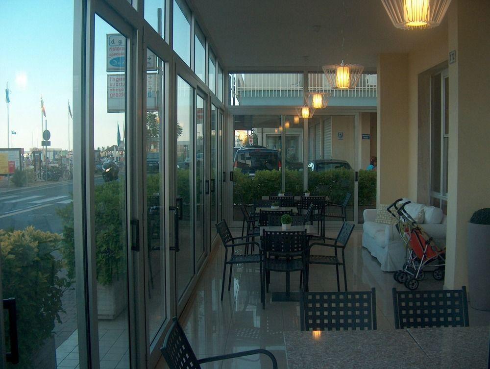 Hotel Trevi Cesenatico Dış mekan fotoğraf