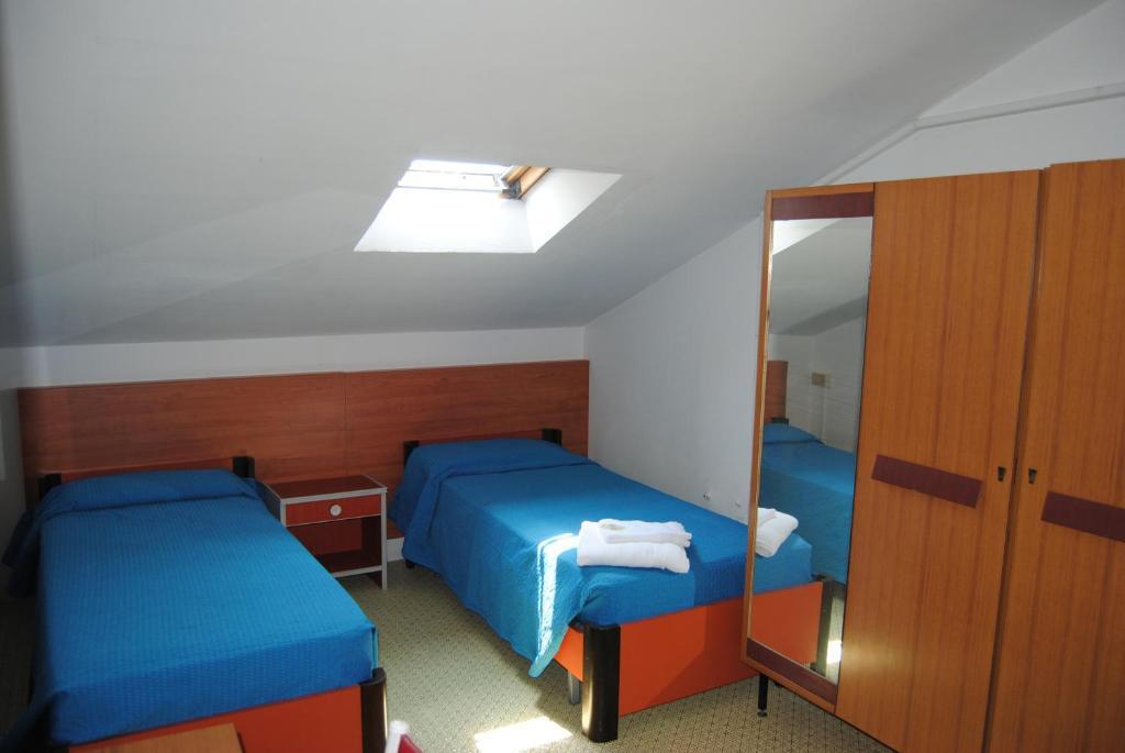 Hotel Trevi Cesenatico Oda fotoğraf
